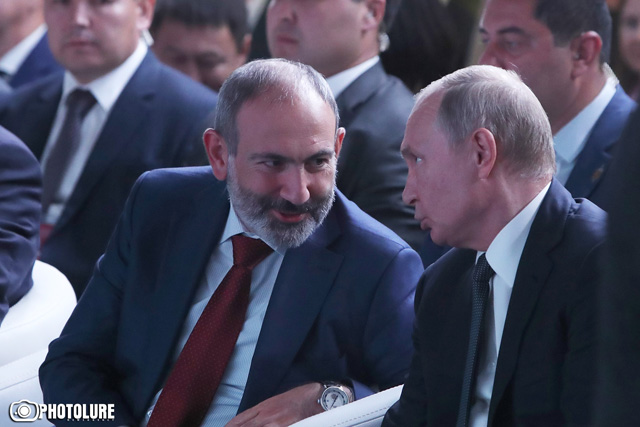 Վարչապետը հեռախոսազրույց է ունեցել Վլադիմիր Պուտինի հետ