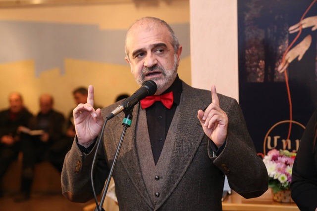 Ռուբեն Բաբայանը՝ Ռոբերտ Քոչարյանին. «Մի՛ հավատացեք, պարոն նախագահ, բամբասում են». «Ժողովուրդ»