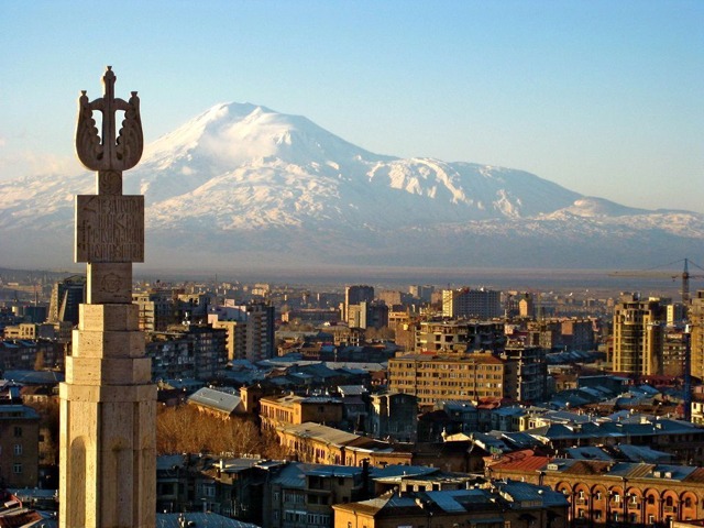 Երևանը 2020թ. 20 ամենաթեժ ուղղությունների ցանկում. Suitcase