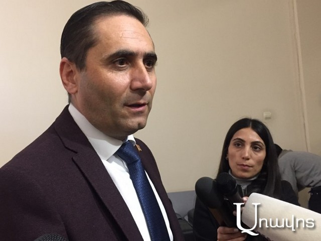 «Թուրը չհանենք ընկնենք մեյդան». Աբովյանի կոչը պատգամավորներին՝ «Давайте жить дружно»