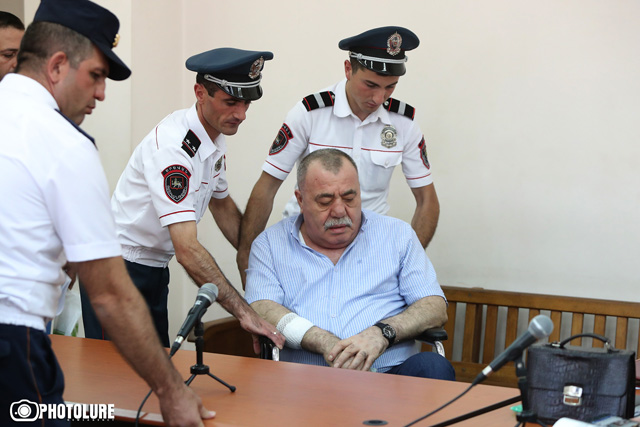 «Քիչ առաջ ականատես եղանք դաժան վերաբերմունքի». Մանվել Գրիգորյանի առողջական վիճակը դատարանում վատացավ