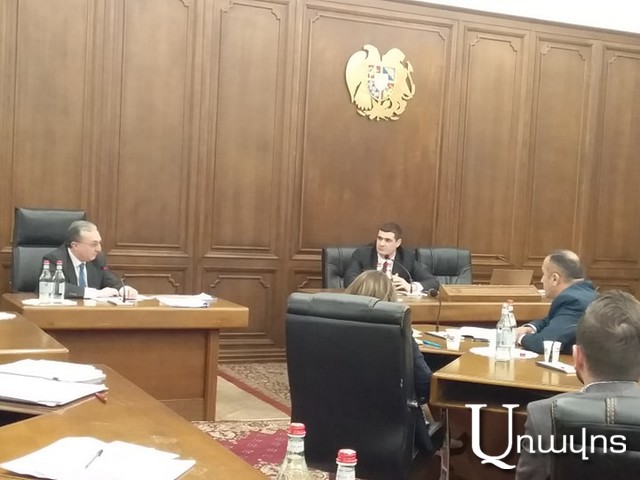 Դիվանագիտական ծառայությունը միայն շամպայնը չէ. Զոհրաբ Մնացականյան