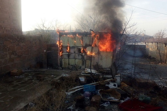 Աշտարակի շուկայի տարածքում վագոն-տնակն ամբողջությամբ այրվել է