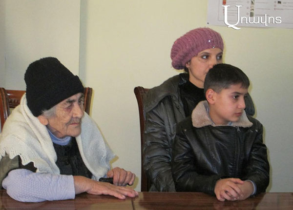 «Մայրիկ ջան, հիմի ինչի՞ գուլաս, ուրախ-զվարթ գնա»․ Սամվել Բալասանյանը՝ 92-ամյա հուզվող կնոջը