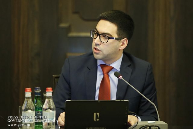 «Չեմ կարծում, թե ՍԴ-ի ճգնաժամը կեղծ է, շատ իրական է». Ռուստամ Բադասյան