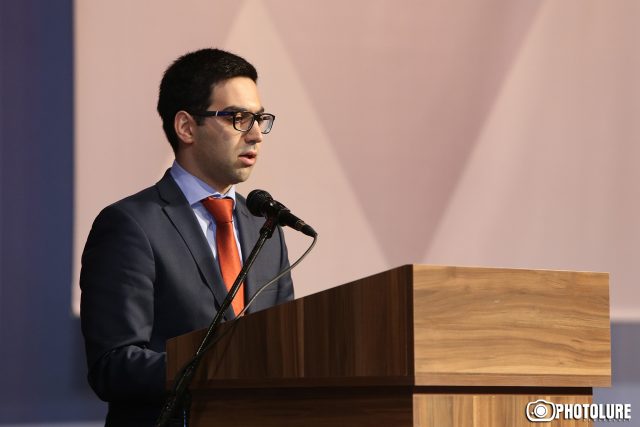 Ռուստամ Բադասյան. «Սա ՍԴ-ում ճգնաժամը լուծելու հավելյալ քայլ է». քննարկվում է ՍԴ անդամների պաշտոնանկության աղմկահարույց նախագիծը