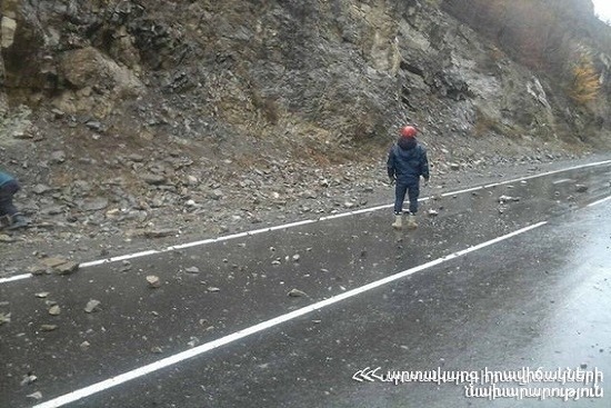 Երևան-Մեղրի ավտոճանապարհին տեղի է ունեցել քարաթափում