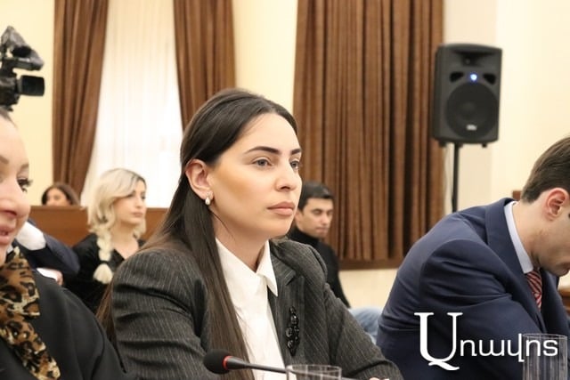 «Եթե պատրաստվում եք մնալ կապիտուլանտ վարչապետի հետնորդներ, մնացե՛ք, եթե ոչ սթափվեք, միացեք մեր ուղերձին». Թեհմինա Վարդանյանը՝ «Իմ քայլի» ավագանու անդամներին