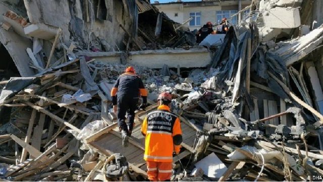 Ավերիչ երկրաշարժի զոհերի թիվը հասել է 35-ի․ Հայաստանը ցավակցել է Թուրքիային․ Ermenihaber.am