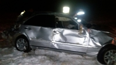 «Mercedes E320» ավտոմեքենան բախվել ճամփեզրի արգելապատնեշին և հայտնվել դաշտամիջյան հատվածում․ տուժածի վիճակը ծանր է