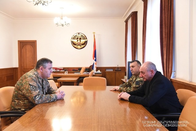 Բակո Սահակյանը և ՀՀ ԶՈւ ԳՇ պետը քննարկել են բանակաշինությանը եւ այդ ոլորտում հայկական երկու հանրապետությունների համագործակցությանը վերաբերող հարցեր