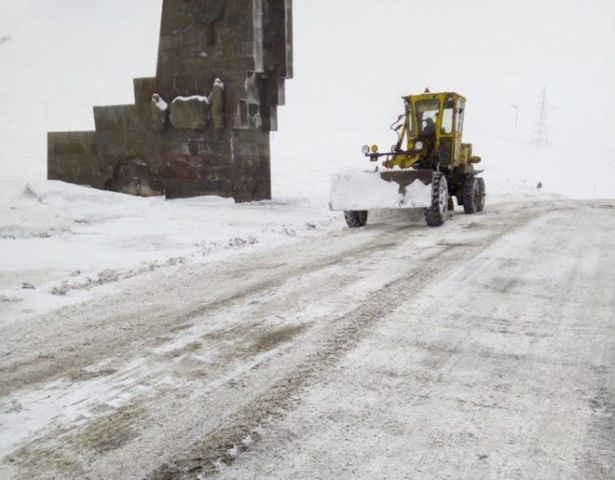 Փակ են Արագածոտնի մարզի Ամբերդ ամրոց և Քարի լիճ տանող ավտոճանապարհները, Վարդենյաց լեռնանցքը և Վայոց ձորի մարզի Մարտիրոս-Սերս ավտոճանապարհը