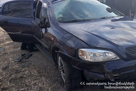 «Opel Astra» մակնիշի ավտոմեքենան դուրս է եկել ճանապարհի երթևեկելի հատվածից և կողաշրջվել