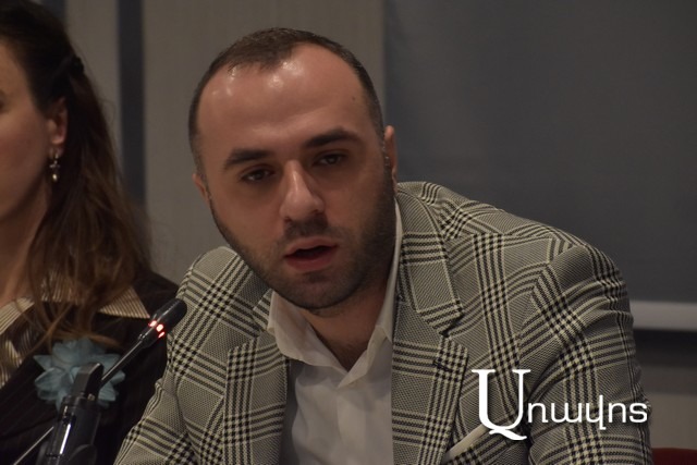 «Ու­զում եմ հույս հայտ­նել, որ իշ­խա­նու­թյան օ­րախն­դիր դար­ձած ՍԴ-ի հար­ցը չի լուծ­վի այն ճա­նա­պար­հով, ին­չից հե­տո պե­տու­թյու­նը մի­լիո­նա­վոր դո­լար­նե­րի վնաս կկ­րի». «Իրատես»