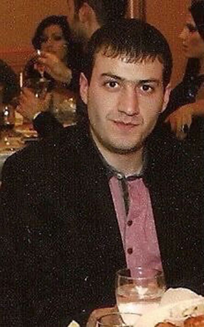 Գյումրիում դաժանաբար սպանված Կարեն Եսայանի մայրը դատի է տվել Սերժ Սարգսյանին