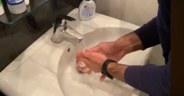 Ինչպես ճիշտ լվանալ ձեռքերը․ տեսանյութ Արսեն Թորոսյանից