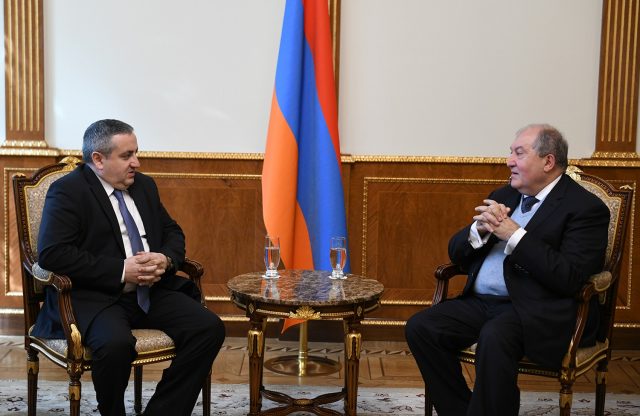 Կորոնավիրուսի վարակի տարածմամբ պայմանավորված՝ ՀՀ նախագահը կարևորել է վերահսկողության մեծացումն ուտելիքի անվտանգության և սննդի օբյեկտների սանիտարահիգիենիկ պայմանների նկատմամբ