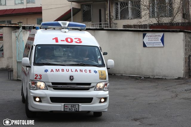 59-ամյա կինը մահացել է հիվանդանոցի ճանապարհին, ամուսինն ու տղան մեկուսացվել են. Գյուղապետ