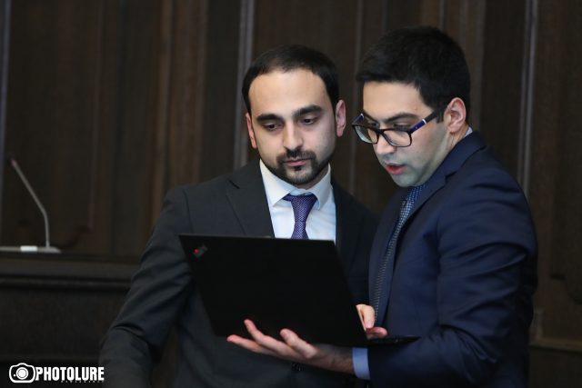 ՀՀ կառավարության որոշումը Հայաստանի Հանրապետությունում արտակարգ դրություն հայտարարելու մասին
