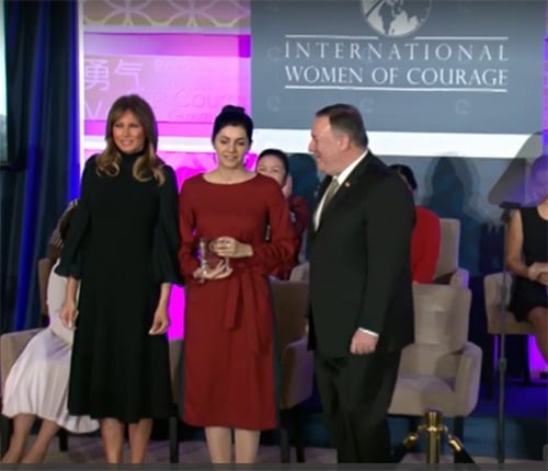 Ես հպարտ եմ կանգնելու այս կանանց կողքին. Հայաստանցի լրագրողը մրցանակ ստացավ ԱՄՆ պետքարտուղարից եւ առաջին տիկնոջից. «Ամերիկայի ձայն»