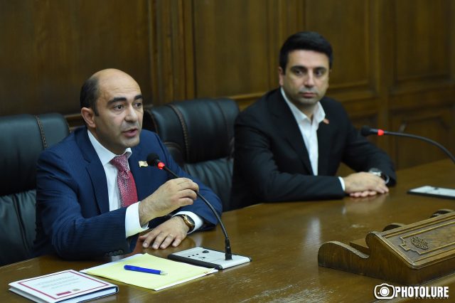 Էդմոն Մարուքյանը եւ Ալեն Սիմոնյանը՝ միջադեպի մասին. «Այս ամենը արվում է մարդկանց ուշադրությունը շեղելու համար»