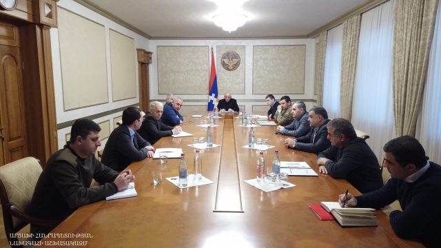 Արցախում քննարկվել են նոր կորոնավիրուսի տարածման դեմ պայքարի շրջանակներում իրականացվող միջոցառումները