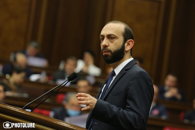 «Կրեք էդ անտերը, ժողովուրդ ջան». Արարատ Միրզոյանը՝ դիմակ կրելու մասին