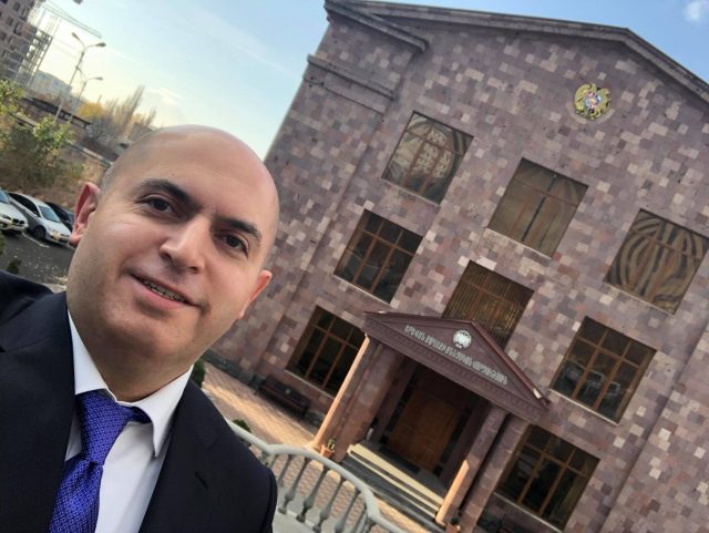 Զոլաքարի դպրոցի տնօրենը՝ Արմեն Աշոտյանի «գործի» մասին. «Եթե դպրոցը գումար չուներ, որտեղի՞ց գանձեին»