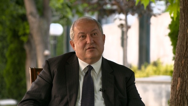 Խոսելով նախագահական ATOM նախաձեռնության մասին, Արմեն Սարգսյանը նշել է` խնդիր է դրված Հայաստանում ստեղծել համատեղ ձեռնարկություններ