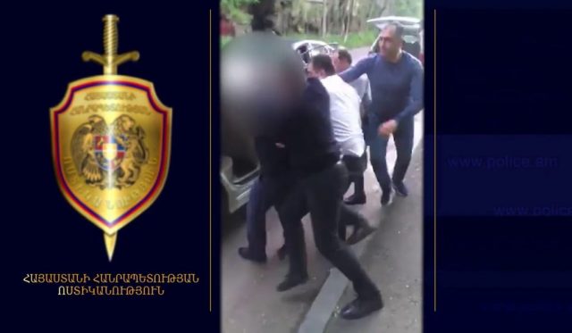 ՀՀ ոստիկանության տեսանյութը, թե ինչպես են բերման ենթարկում Նիկոլայ Բաղդասարյանին հեծանիվով վրաերթի ենթարկողին