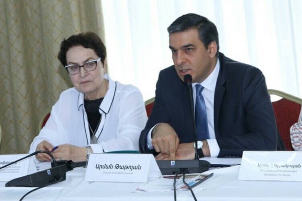 «Սա աննորմալ է, սա անգրագիտության եւ ավելի քան դատապարտելի նկրտումների մասին է խոսում». Լարիսա Ալավերդյանը՝ Թաթոյանի դեմ «հարձակումների» մասին