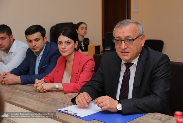 Խոսելով խորհրդարանում «ՔՄԴ» կուսակցության պատգամավորների ներկայացվածության մասին՝ Արթուր Թովմասյանն ակնկալել է քաղաքական ակտիվություն և նախաձեռնողականություն