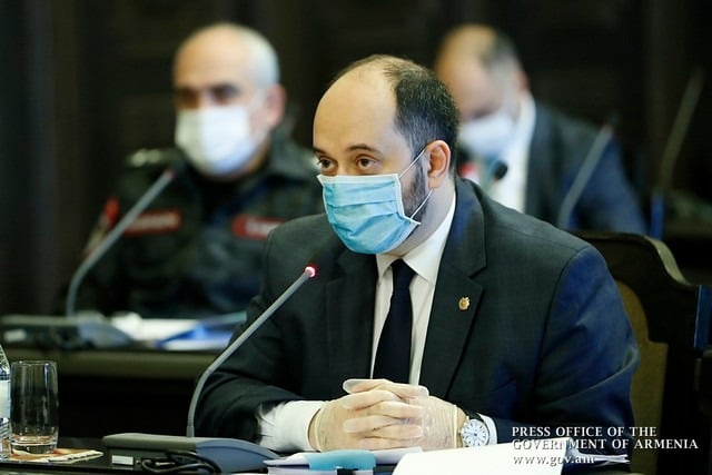 ԿԳՄՍ նախարարը որպես անգրագետ ապատեղեկատվություն գնահատեց չիպավորումների, 5G կայանների եւ պատվաստանյութերի մասին տարածվող լուրերը