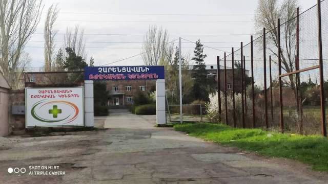 «Իրավասու չենք պարտադրել մարդկանց». սահմանափակումները հանելուց հետո Չարենցավանում վիճակը կրկին վատացել է. «Հրապարակ»