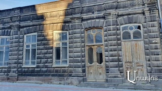 Գյումրու պատմական ճեմափողոցում կգործի հին բաղնիքը․ գործարարը վերանորոգում է շենքը