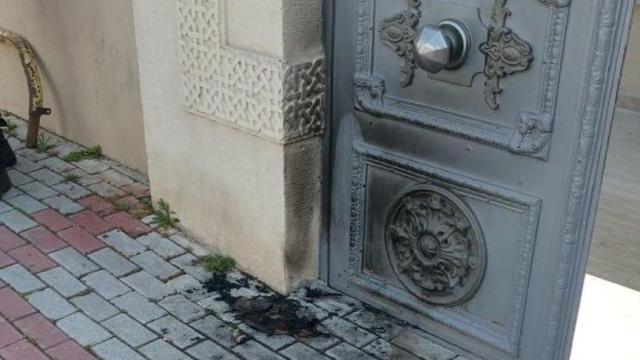 «Որովհետև կորոնավիրուսը հայերն են բերել». Թուրքիայում փորձել են այրել հայկական եկեղեցու դուռը. Ermenihaber