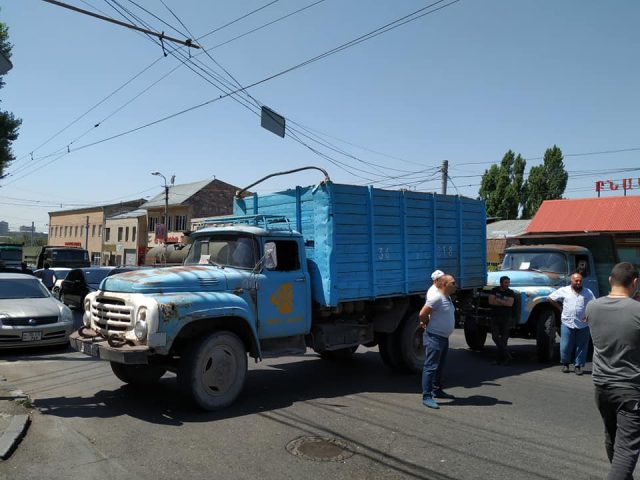 «Մուլտի Գրուպի» մեքենաները փակել էին Աճառյան փողոցը. «Միահամուռ ուժերով մաքրվեց». Դավիթ Հովհաննիսյան