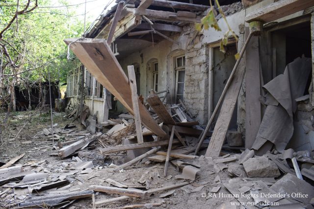 Սահմանամերձ գյուղերի ավերված տները ցանկապատից սկսած՝ նոր ճարտարապետությամբ կկառուցվեն