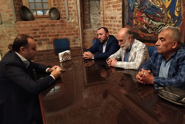 ՀՀ դեսպան Վարդան Տողանյանը հանդիպել է Հայ դատի Մոսկվայի գրասենյակի ներկայացուցիչների հետ