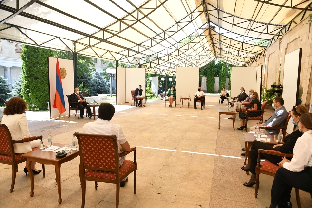 «Աշխարհը պետք է նաև ձեր միջոցով իմանա Հայաստանի մասին». Արմեն Սարգսյանը հանդիպում է ունեցել զբոսաշրջության և հյուրանոցային ոլորտի մի խումբ ընկերությունների ղեկավարների հետ