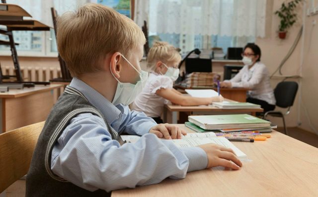 Ինչ է սպասում երեխաներին, եթե դիմակով նստեն դասի ու դասամիջոց էլ չանեն