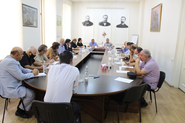 14 կուսակցությունների խորհրդակցության ընթացքում քննարկվել է նաև ՀՀ և Արցախի միջև ռազմավարական դաշինք կնքելու անհրաժեշտության հարցը