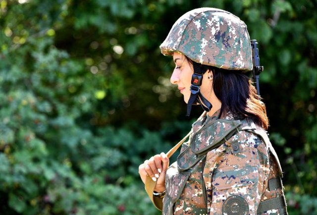 Աննա Հակոբյանի նախաձեռնությամբ կմեկնարկեն կանանց նախնական զինվորական պատրաստության վարժանքներ