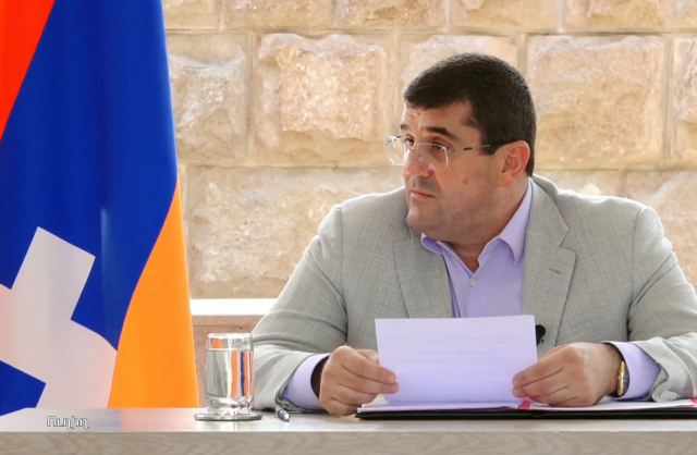 Արայիկ Հարությունյանը ստորագրել է մի շարք օրենքներ