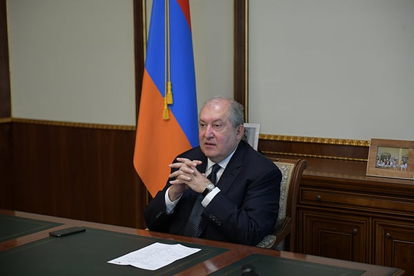 Հայերը երբեք չեն հանձնվի: Երկխոսությունը մի կողմ դնելը և փորձելը՝ ցույց տալ, թե հարցը կարելի է լուծել ուժի միջոցով, որևէ հեռանկար չունի. Արմեն Սարգսյան