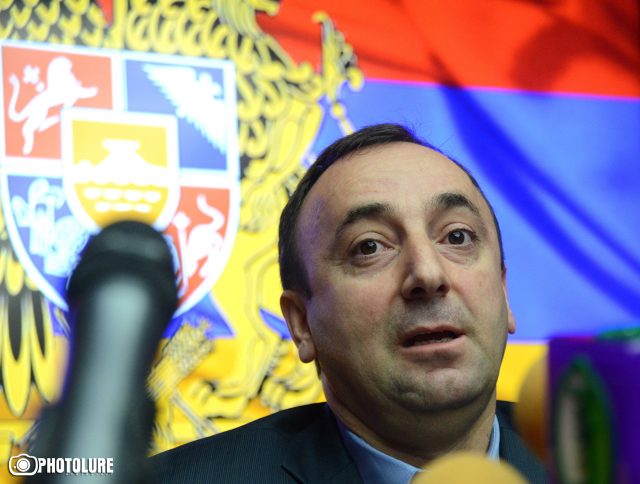 «Ես գնում եմ դատարան». Հրայր Թովմասյան