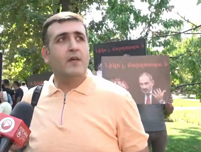 «Դիմակ չեմ կրել ու չեմ կրելու». Քոչարյանի աջակիցները ցույց են անում