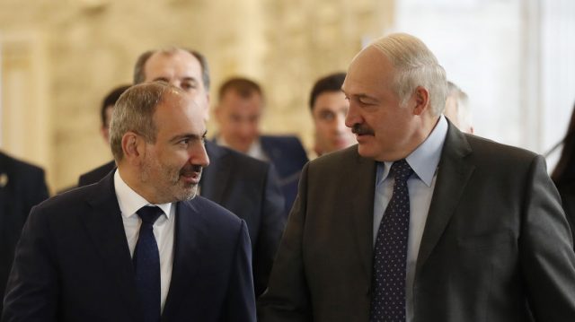 «Մենք գիտենք, որ Դուք ոչ միայն սափրվել եք, այլ նաեւ մի փոքր հիվանդացել եք»․ Նիկոլ Փաշինյանն ու Ալեքսանդր Լուկաշենկոն խայթեցին միմյանց