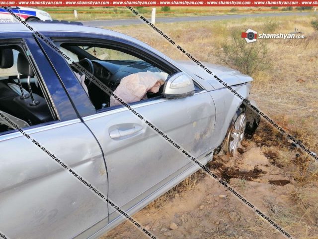 Մեքենան բախվել է բետոնե արգելապատնեշին․ կա մեկ զոհ և 3 վիրավոր․ Shamshyan.com