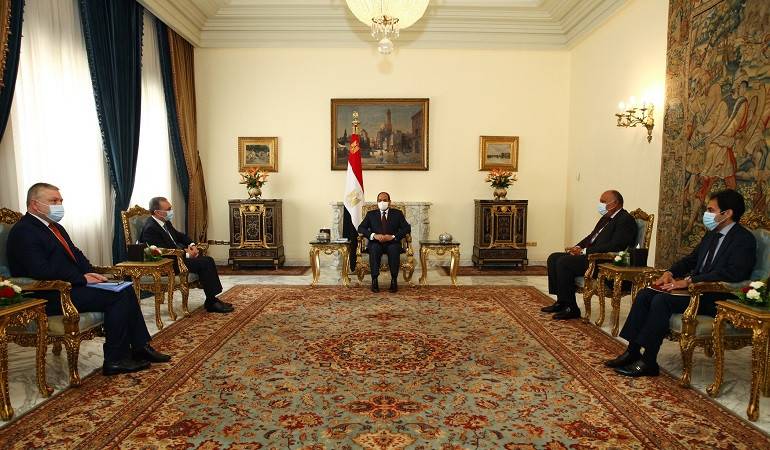 Քննարկեցին տարածաշրջանային և միջազգային խաղաղության և անվտանգության հարցեր. Զոհրաբ Մնացականյանը հանդիպեց Եգիպտոսի նախագահին